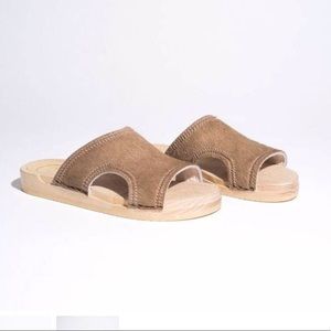 No. 6 Alexis slide cutouts pony size 40